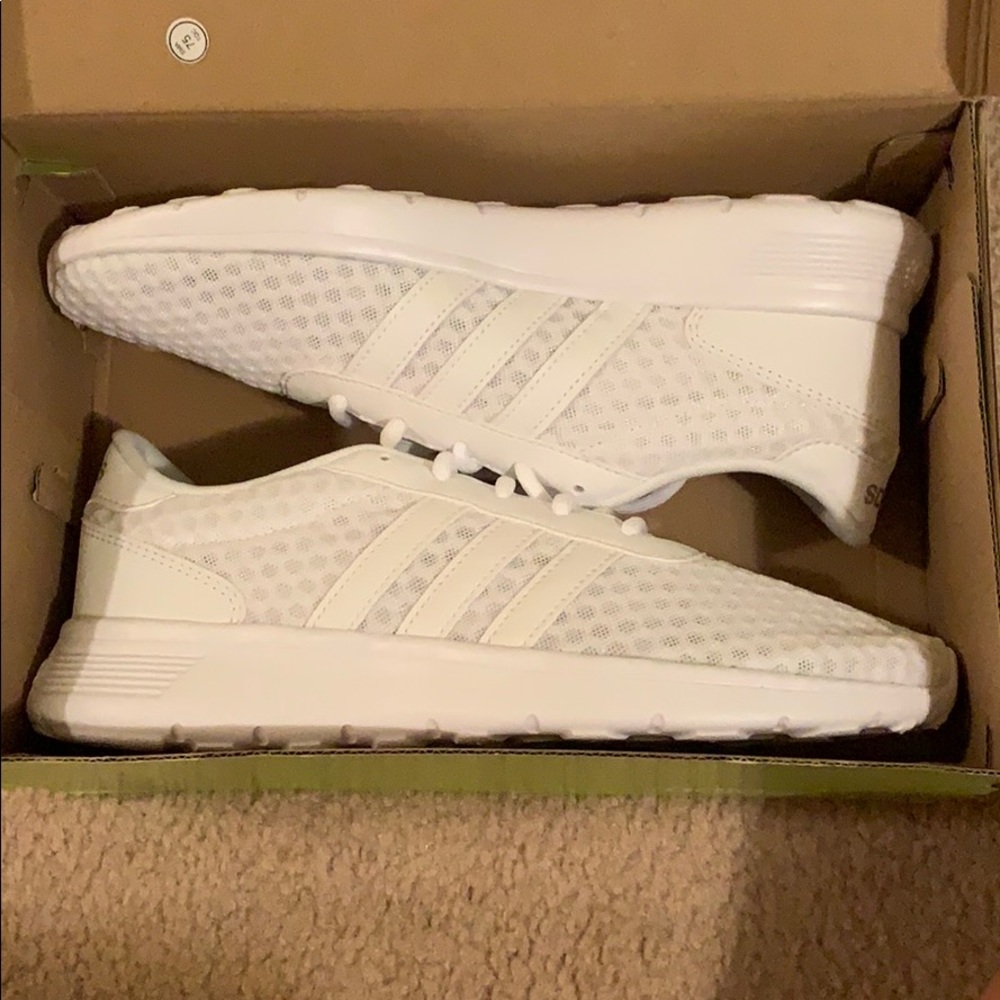 White Adidas- Lite Racers - Picture 1 of 3
